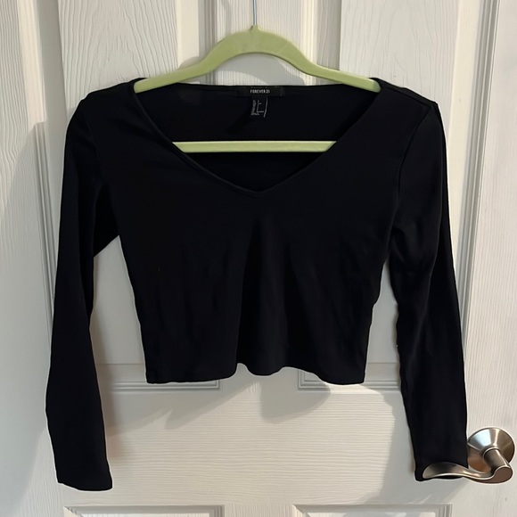 F21 Black Size Small V Neck long sleeve crop top - Picture 1 of 2